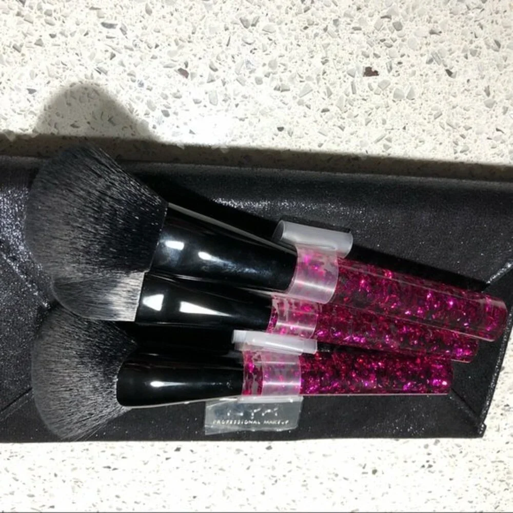 NYX Pink Best Face Forward Brush Kit NWOT